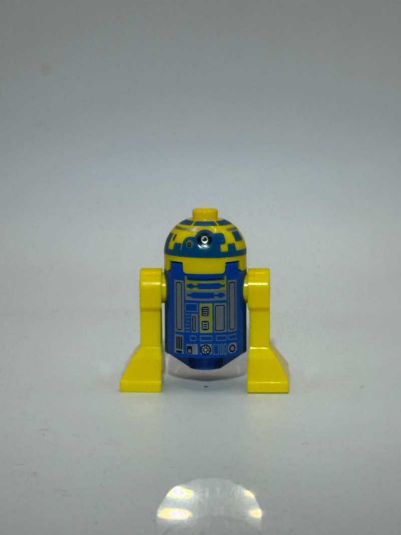 LEGO Star Wars R2-D2 Minifigure (Blue and Yellow Edition)