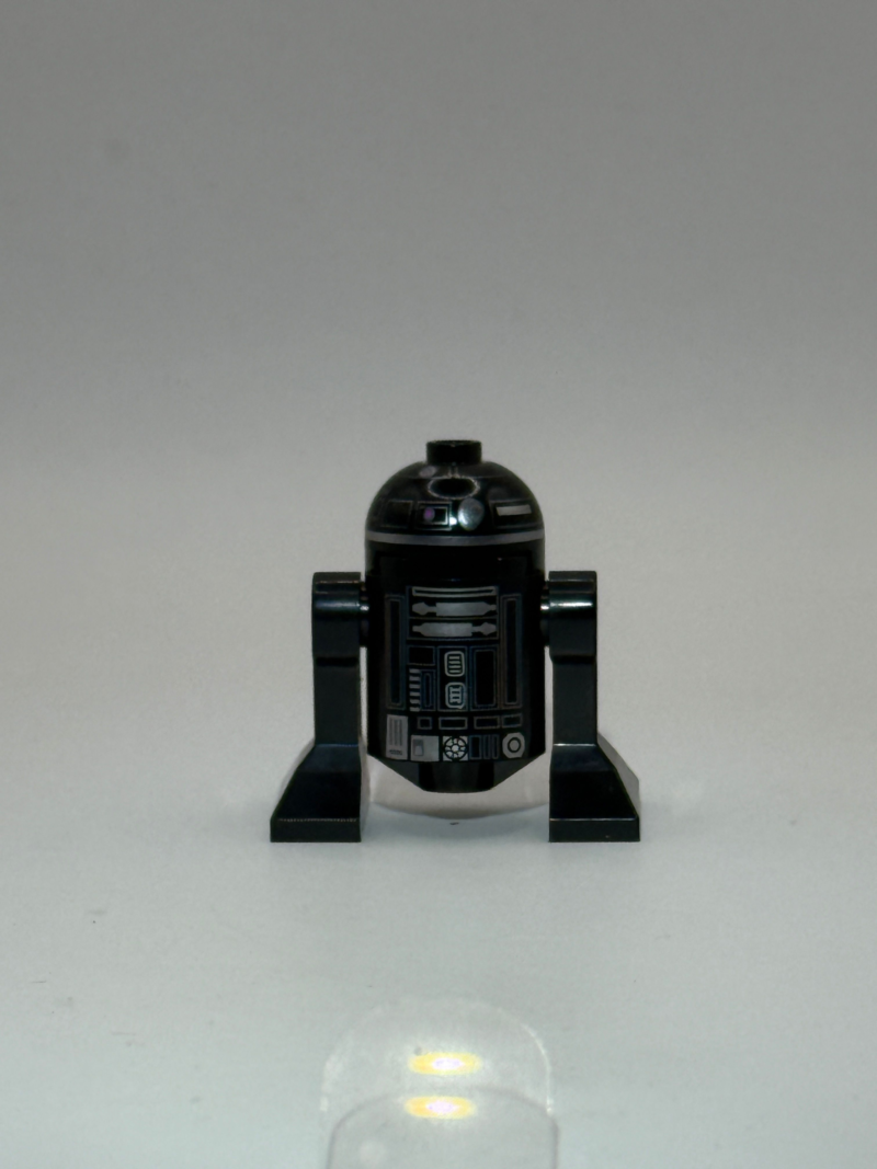 LEGO Star Wars R2-E6 Astromech Droid minifigure.