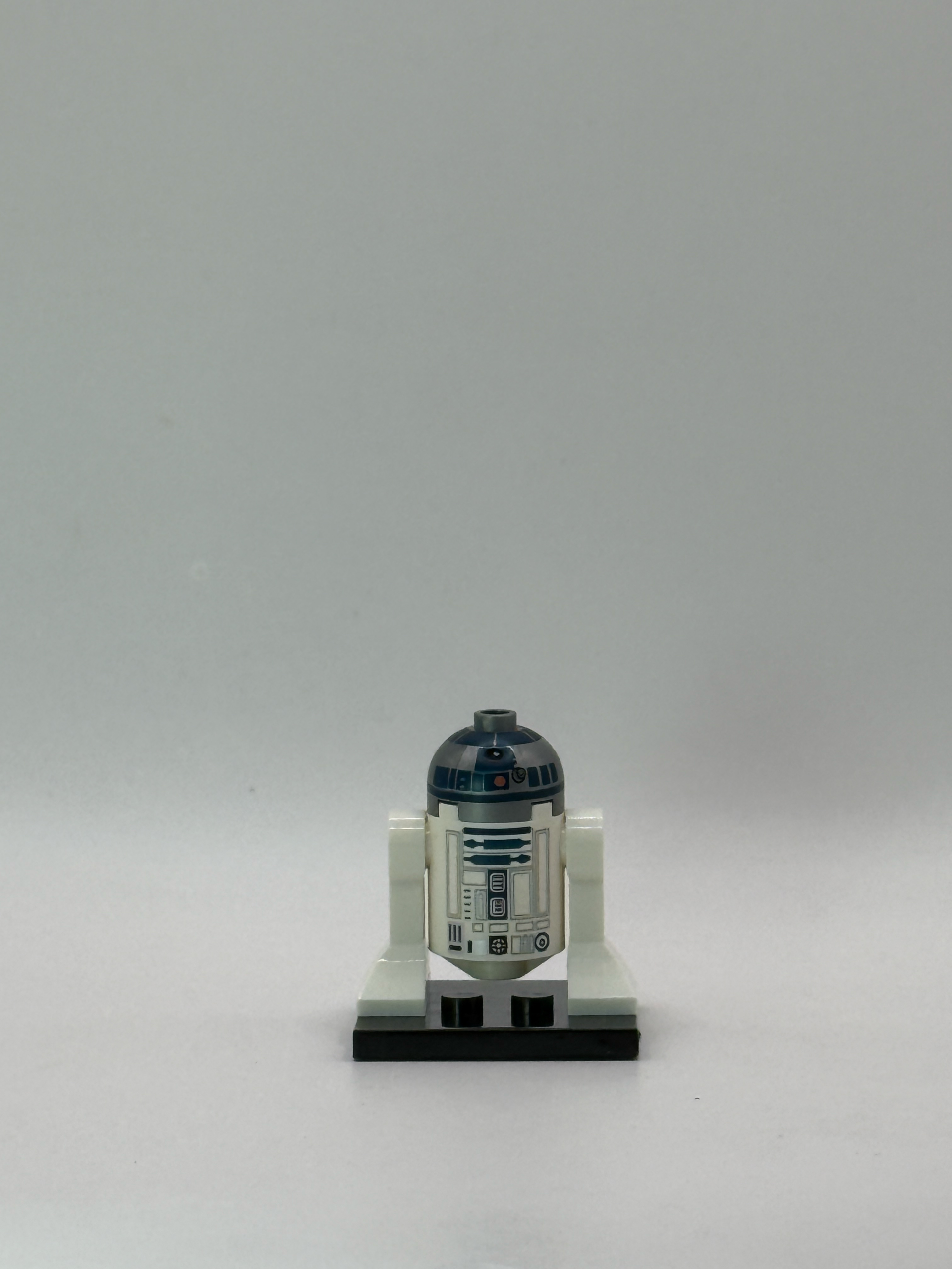 LEGO Star Wars R2-D2 Minifigure (2014, Silver Head)